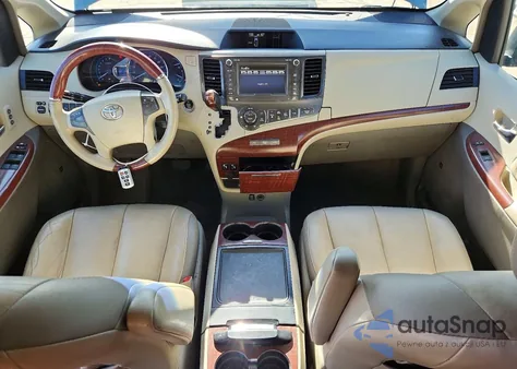 2014 Toyota Sienna Xle z USA, uszkodzony, nr VIN 5TDDK3DC6ES077705